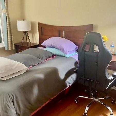 B2 A Private Room In Naperville Downtown With Desk And Wi-Fi Near Everything Dış mekan fotoğraf